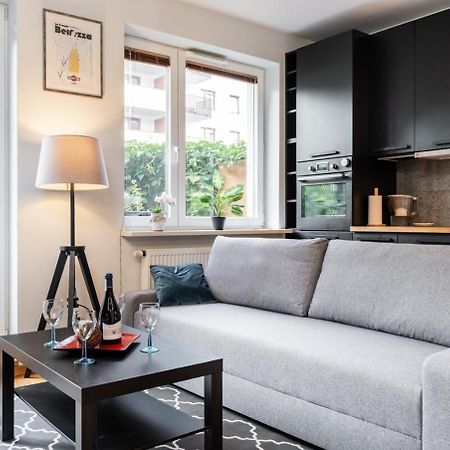 Modern 70M Apartment With Private Garden Metro Warsaw Exterior photo